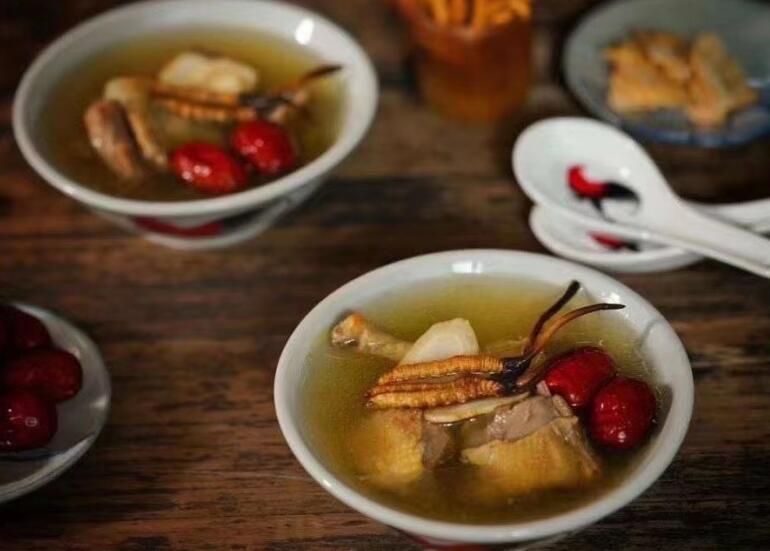 <a href=http://www.eaebo.com/chifa/ target=_blank class=infotextkey>冬蟲夏草的吃法</a>