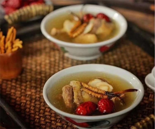 冬蟲夏草老鴨湯的做法？