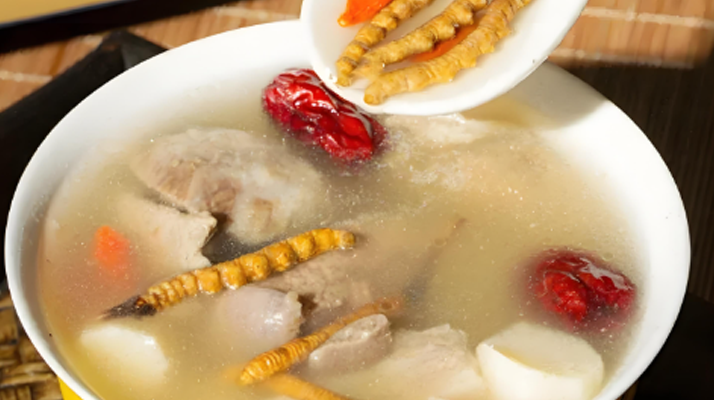 吃鮮冬蟲夏草會臉過敏嗎？