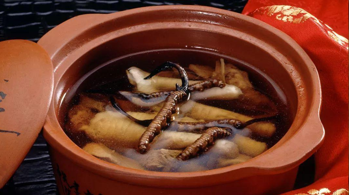 糖尿病可服用冬蟲(chóng)夏草嗎？科學(xué)解析其調(diào)理價(jià)值與注意事項(xiàng)