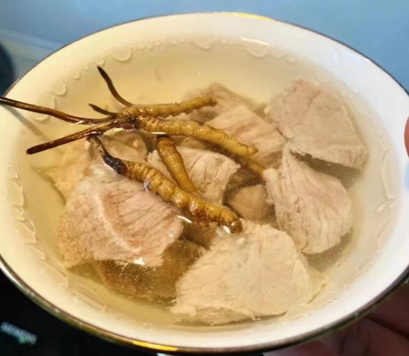 冬蟲(chóng)夏草西洋參燉品做法：滋補(bǔ)兼顧，溫和不燥
